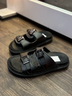 صندل زنانه دو سگک مشکی