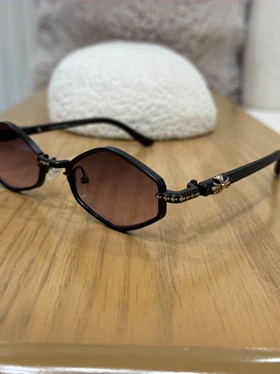 عینک کروم هارتز لوزی کد 330 Chrome Hearts (مشکی‌طلایی)