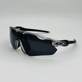 عینک آفتابی زنانه و مردانه اوکلی Oakley مدل شیلد Shield
