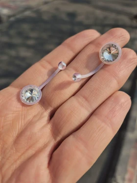 پیرسینگ ناف سیلیکونی نگینی