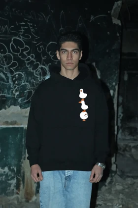 هودی مشکی اسپرت مینیمال طرح جوجه - فواصل