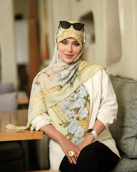 روسری دست دوز بهاره پارچه‌ای