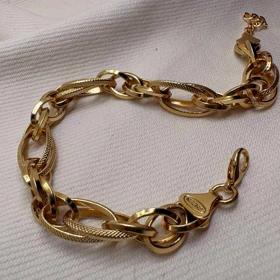 دستبند برند شین مدل «جلوه زرین» | با آبکاری طلای 24 عیار و بافت تراش‌دار