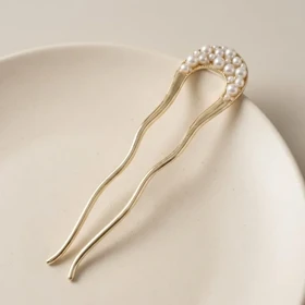 کانزاشی مو زنانه فلزی مدل لاریسا طرح طلایی با مرواریدهای ظریف