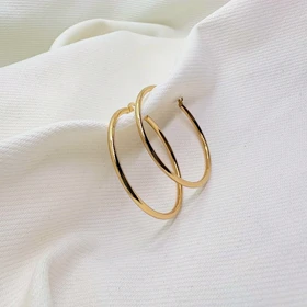 گوشواره استیل حلقه‌ای ساده (رنگ طلایی) | سایز متوسط و کلاسیک
