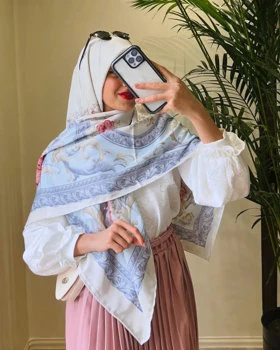 روسری طرح‌دار