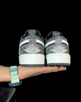 کتانی جردن وان