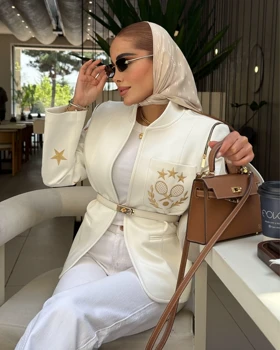 کت گلدوزی