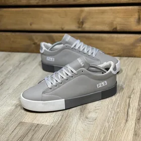 کفش کتانی مردانه مدل پول اند بیر pull&bear طوسی 41 تا 44 کد کالا(1818)