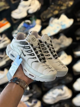 کتانی زنانه نایک تی ان