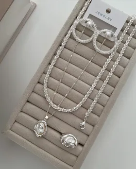 گردن‌بند خاویاری مرواریدی🥹