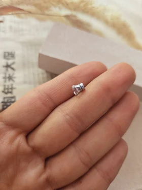 پیرسینگ تک نگین بدون نیاز به سوراخ