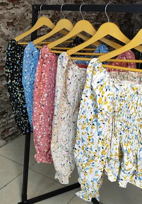 شومیز کراپی گل‌دار وارداتی زنانه کد 50187