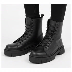 بوت لژدار برشکا