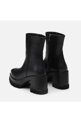 بوت و نیم بوت زنانه yaya-by-hotic yaya-by-hotic