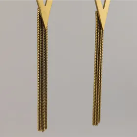 گوشواره مثلثی آویزدار