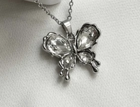 گردنبند پروانه گرانج