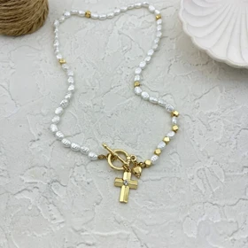 گردنبند زنانه مروارید و صلیب، انتخابی شیک و خاص