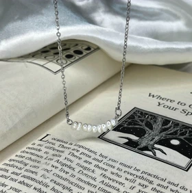 گردنبند مینیمال مروارید پرورشی