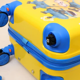 چمدان بچگانه مدل Minions-M سایز متوسط