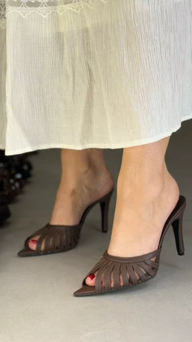 107 - پاشنه نوک تیز 107