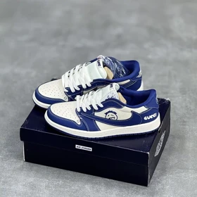 کفش نایک ایر جردن وان لو تراویس اسکات گوچی سفید سرمه‌ای Nike Air Jordan 1 Low Travis Scott Gucci