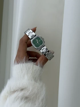 ساعت مچی زنانه سیتیزن صفحه مربعی رنگ صفحه سبز