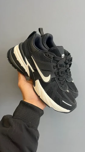 کتانی زنانه نایک وی تو کیv2k RUN