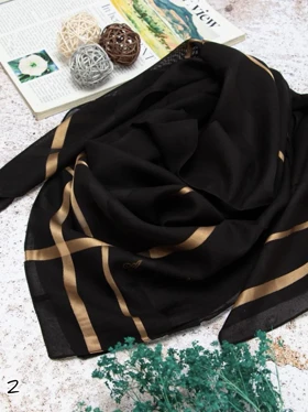 روسری حریر حاشیه‌دار
