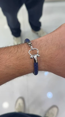دستبند چرم
