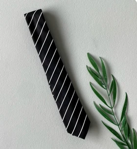 کراوات مشکی راه راه اریب پارچه ساتن کیفیت بالا