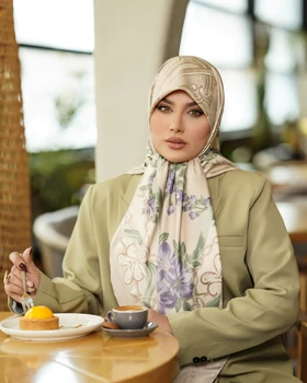 روسری دست دوز مجلسی ابریشم