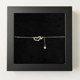 دستبند نقره دخترانه مدل دو قلب نگین‌دار با آویز