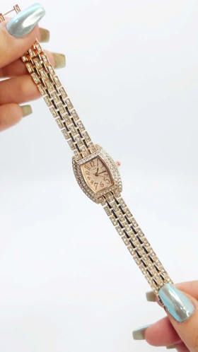 ساعت مچی زنانه مجلسی EHHE نگین‌دار با موتور کوارتز