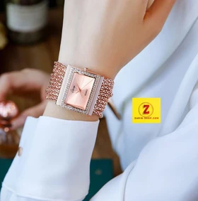 ساعت اورجینال زنانه نگینی کاکاچی مکعبی