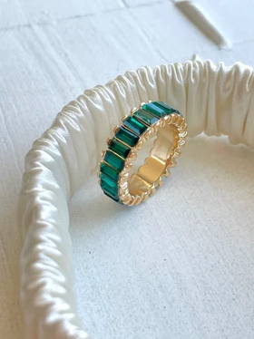 انگشتر جواهری سبز زمردی