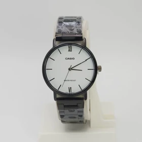 ساعت مچی مردانه کاسیو Casio MTP-1302 طراحی مینیمال با اعداد یونانی (تمام مشکی ، با صفحه سفید)