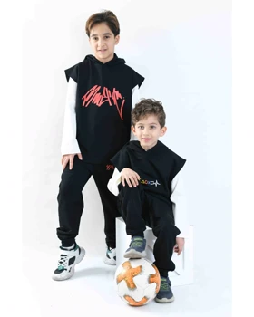 ست جلیقه کلاهدار و شلوار مشکی طرح گرافیتی