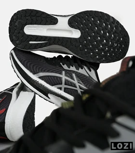 کفش کتانی مردانه مشکی سفید ASICS GEL-KAYANO 30
