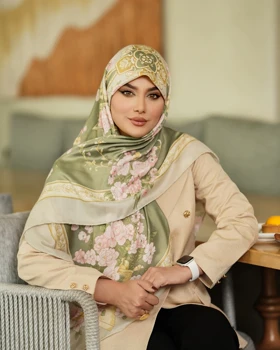 روسری دست دوز بهاره پارچه‌ای