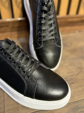 ونس چرم طبیعی مشکی زیره سفید