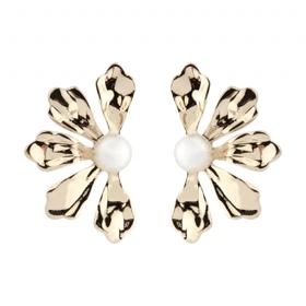 گوشواره زنانه مدل گل مرواریدی