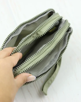 کیف دستی و مدارک برزنتی