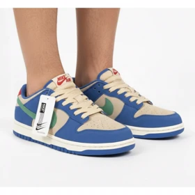 کتانی نایک اس بی دانک ساده