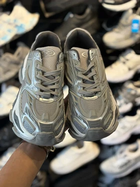 کتانی مردانه لژدار بالنسیگا طوسی