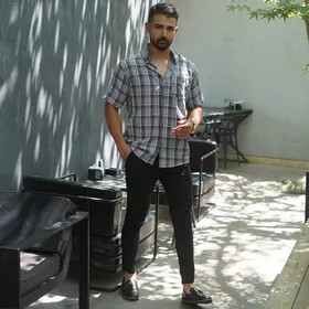پیراهن آستین کوتاه مردانه ذغالی مدل Samyar