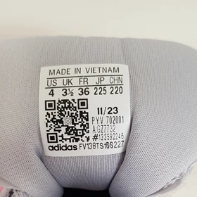 کفش آدیداس اصل طوسی با خط صورتی کد SH93