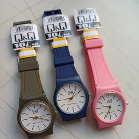 ساعت مچی زنانه ضد آب Q&Q سایز بزرگ بند یشمی