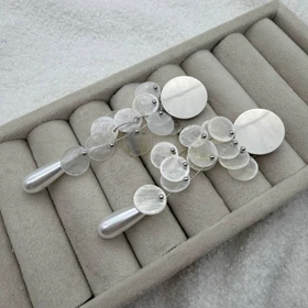 گوشواره آبشاری با دیسکهای نیمهشفاف و مهره اشکی