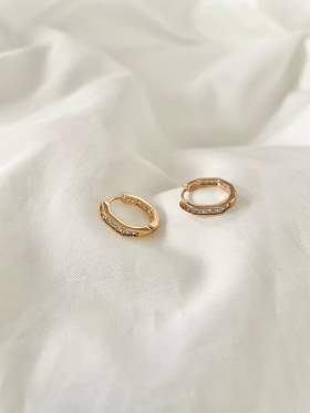 گوشواره نگین‌دار ظریف